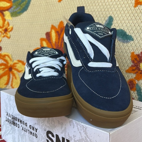 Vans Kyle Walker
Dress Blues/Gum
VNOA5JIEFS1
WMNS sneakers - Picture 7 of 16
